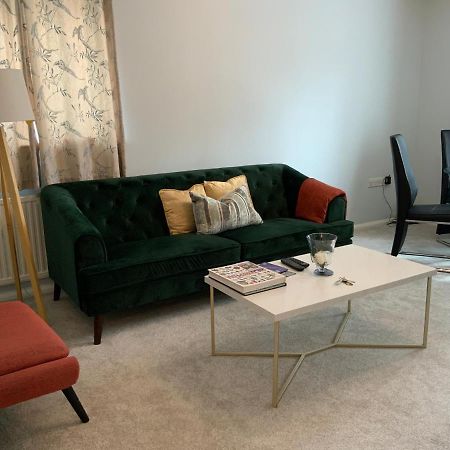 2 Bedroom Apartment Near Southfields 伦敦 外观 照片